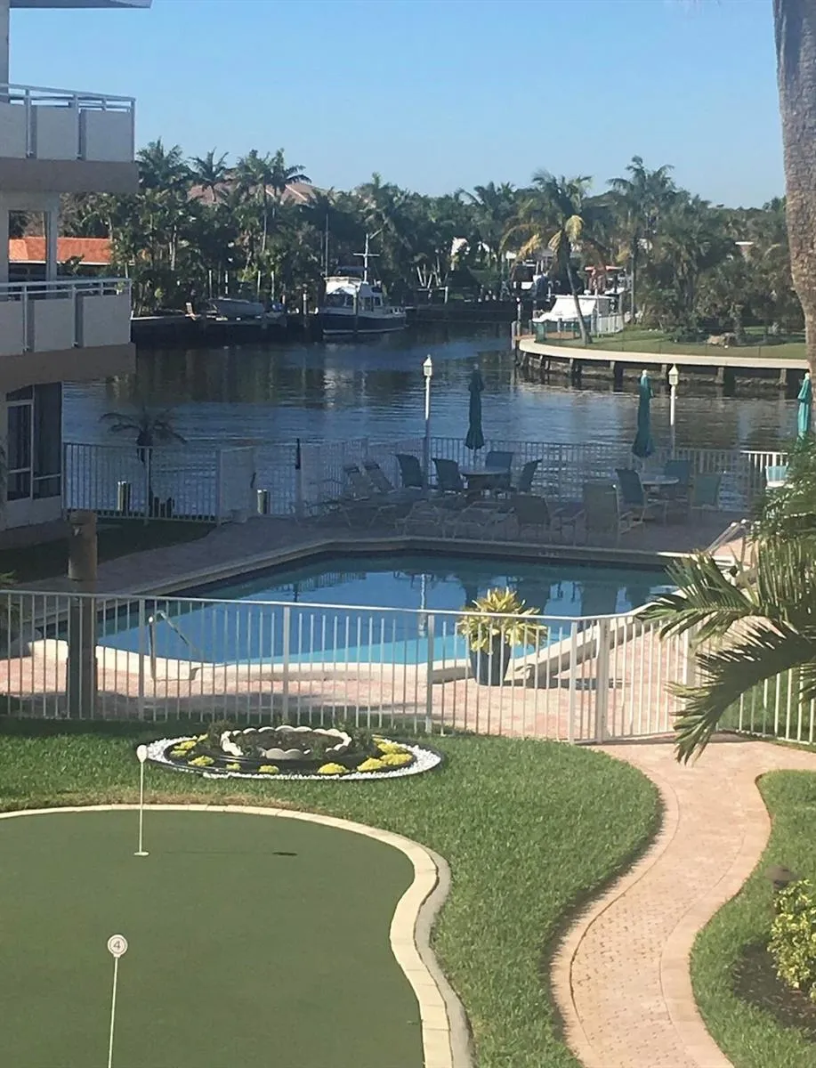 1198 Hillsboro Mile #302 Hillsboro Beach, FL 33062
