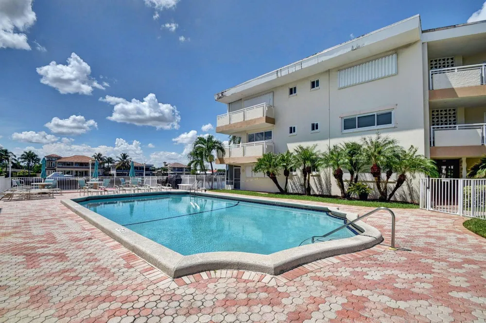 1198 Hillsboro Mile #302 Hillsboro Beach, FL 33062