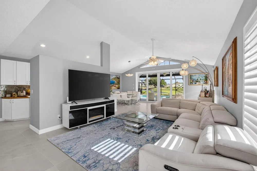 7198 SE Quincy Terrace Hobe Sound, FL 33455