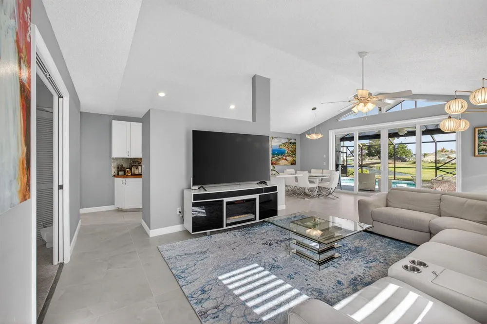 7198 SE Quincy Terrace Hobe Sound, FL 33455
