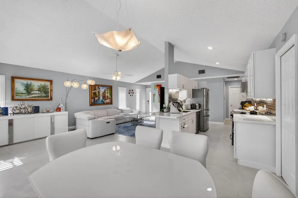 7198 SE Quincy Terrace Hobe Sound, FL 33455