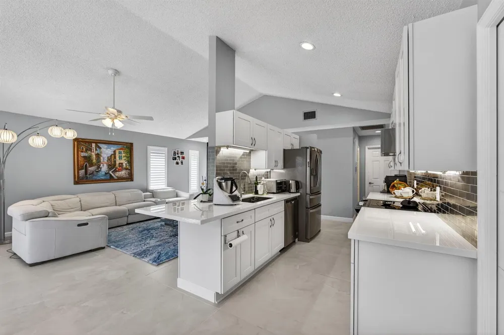 7198 SE Quincy Terrace Hobe Sound, FL 33455