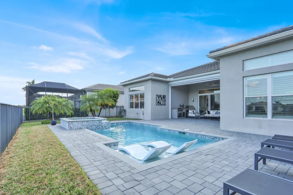 12752 Veneto Springs Drive Boynton Beach, FL 33473
