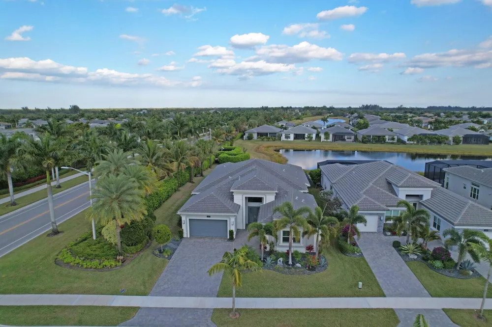 12752 Veneto Springs Drive Boynton Beach, FL 33473