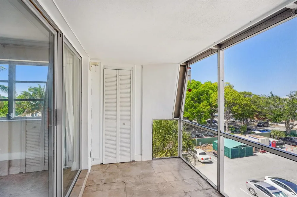 3040 NE 16th Avenue #402 Oakland Park, FL 33334
