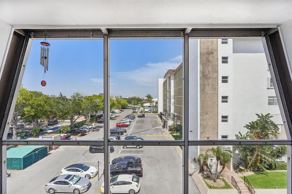3040 NE 16th Avenue #402 Oakland Park, FL 33334
