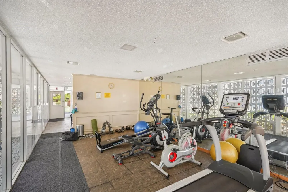 3040 NE 16th Avenue #402 Oakland Park, FL 33334