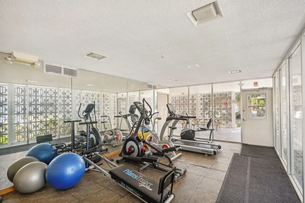 3040 NE 16th Avenue #402 Oakland Park, FL 33334