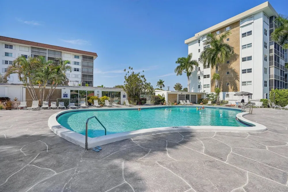 3040 NE 16th Avenue #402 Oakland Park, FL 33334