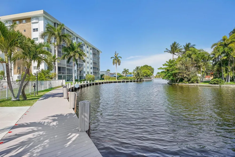 3040 NE 16th Avenue #402 Oakland Park, FL 33334