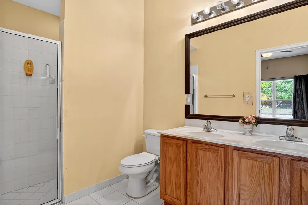 1911 77th Drive Vero Beach, FL 32966