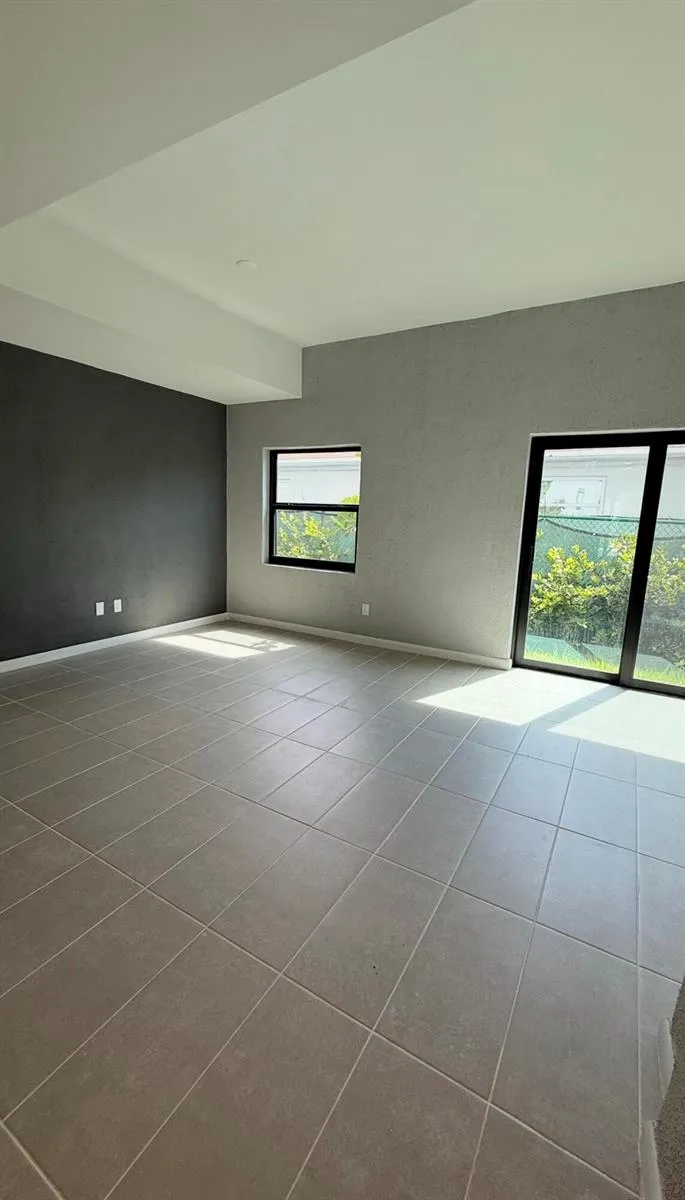 2511 Pierce Street #2 Hollywood, FL 33020