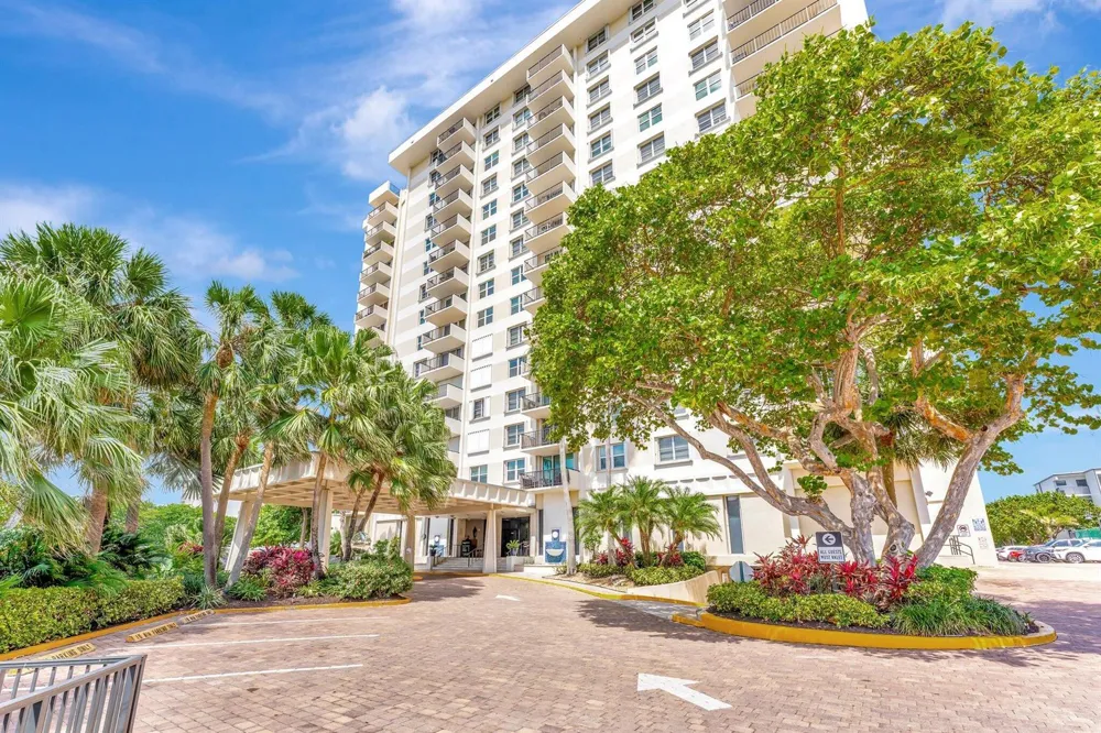1900 S Ocean Boulevard #8g Lauderdale By The Sea, FL 33062