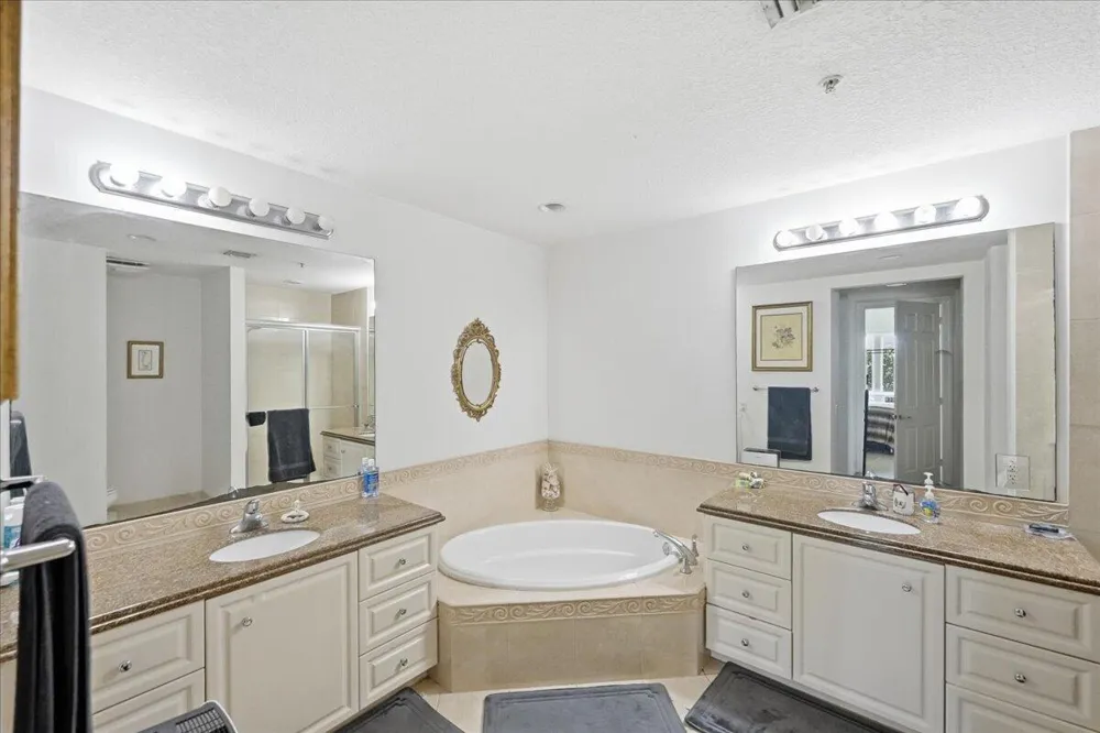 36 Harbour Isle Drive W #106 Fort Pierce, FL 34949