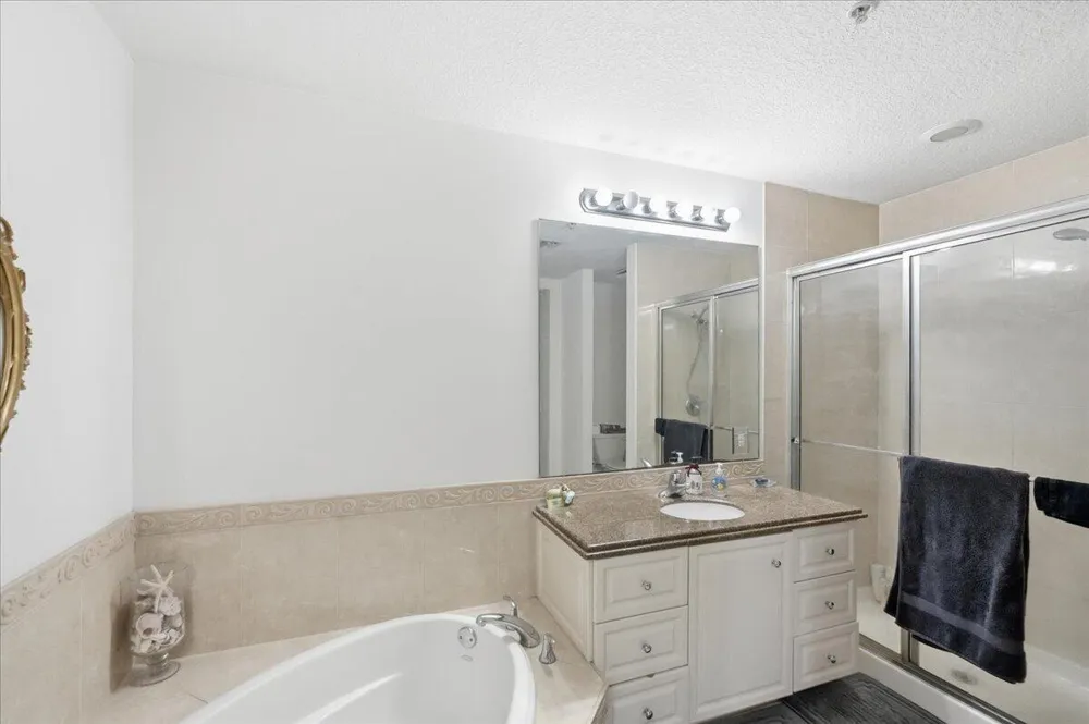 36 Harbour Isle Drive W #106 Fort Pierce, FL 34949