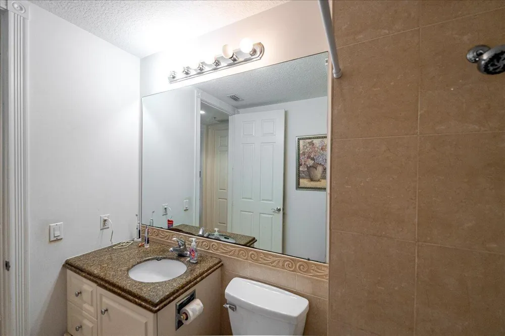 36 Harbour Isle Drive W #106 Fort Pierce, FL 34949