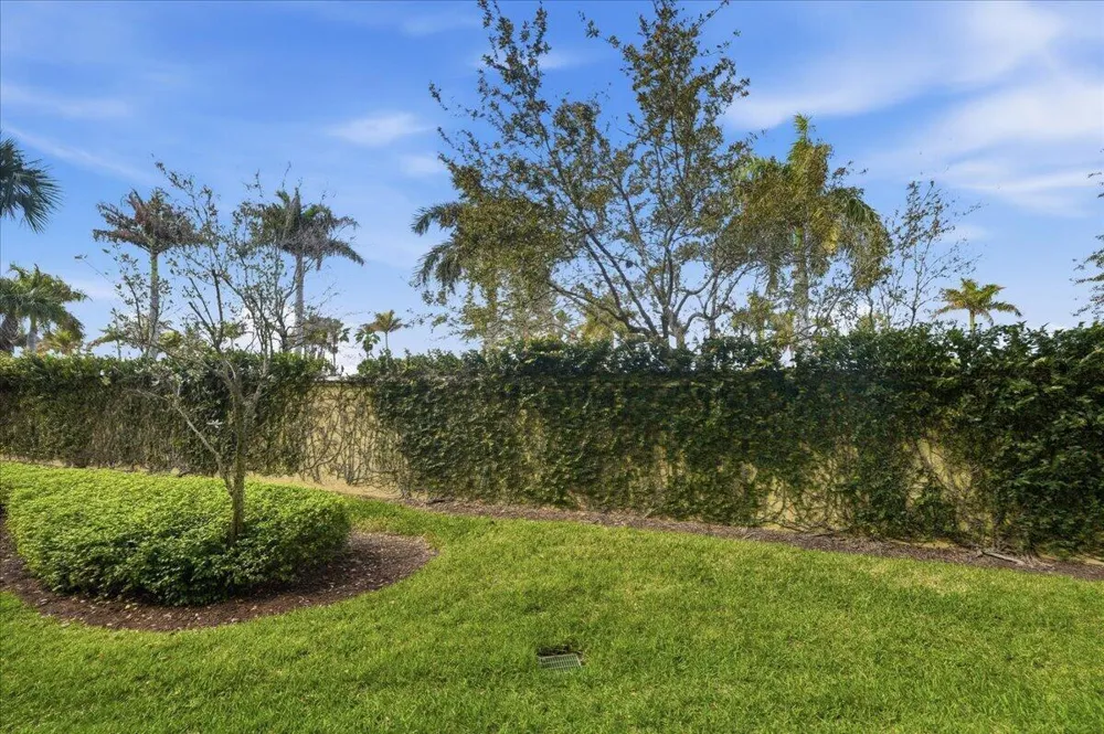 36 Harbour Isle Drive W #106 Fort Pierce, FL 34949