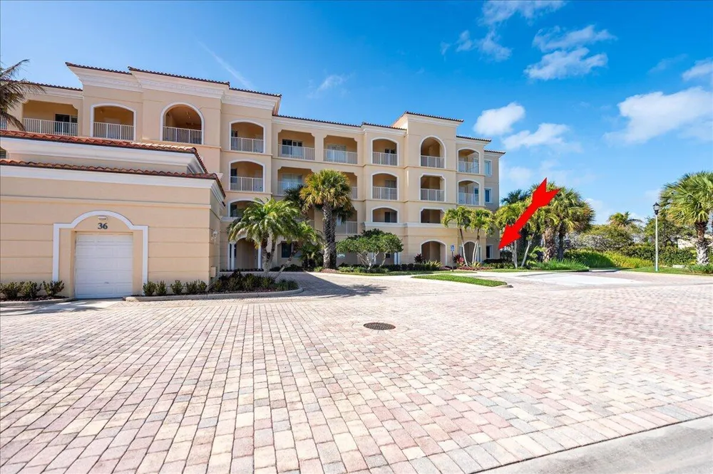 36 Harbour Isle Drive W #106 Fort Pierce, FL 34949