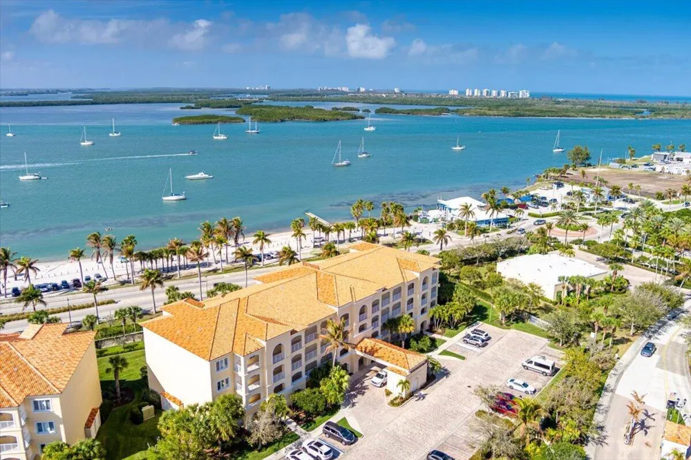 36 Harbour Isle Drive W #106 Fort Pierce, FL 34949