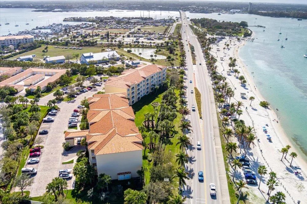 36 Harbour Isle Drive W #106 Fort Pierce, FL 34949