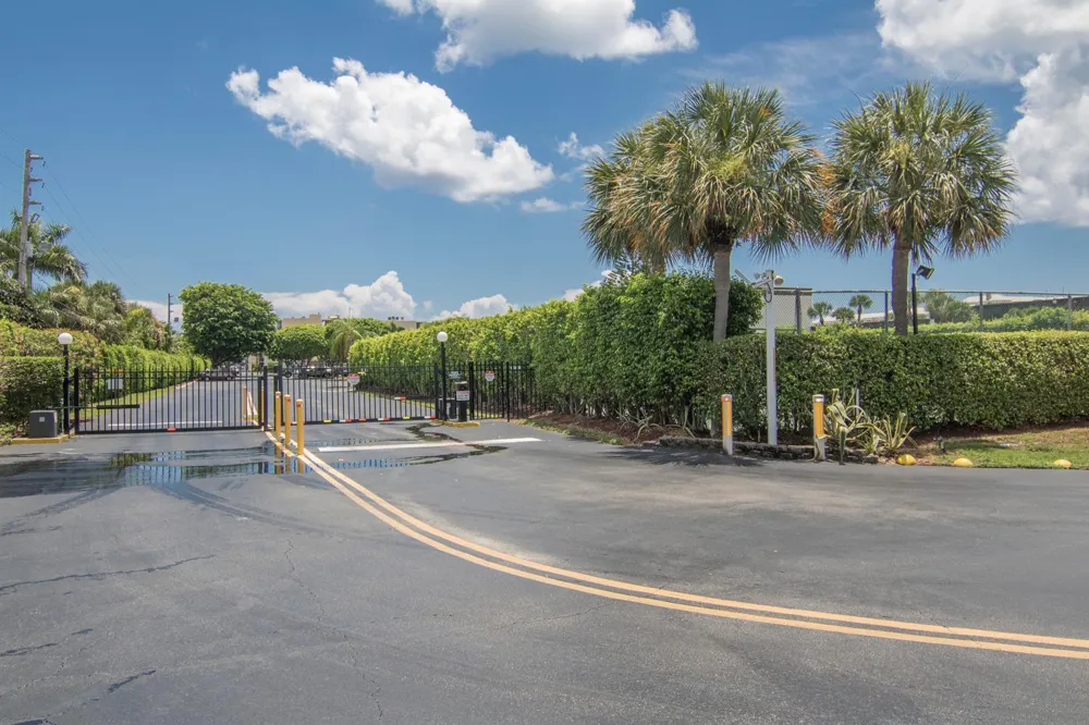 890 Federal Highway #412 Lantana, FL 33462