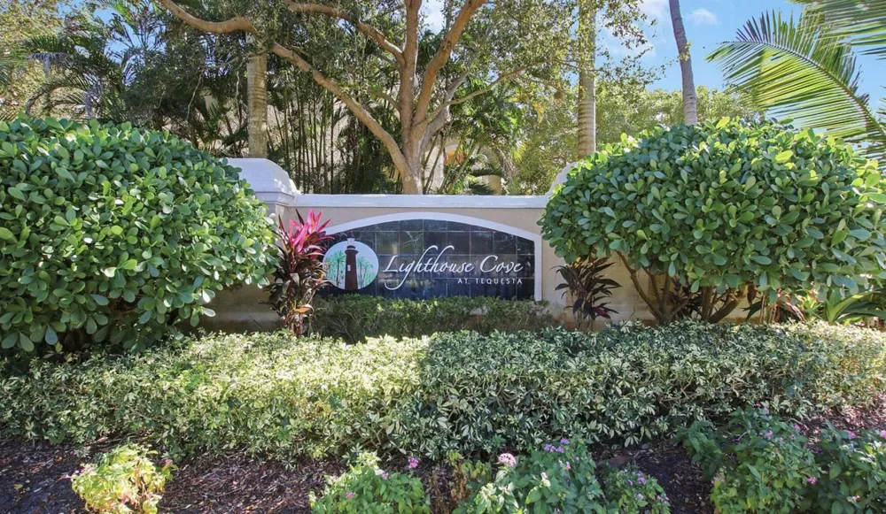 266 Village Boulevard #6102 Tequesta, FL 33469