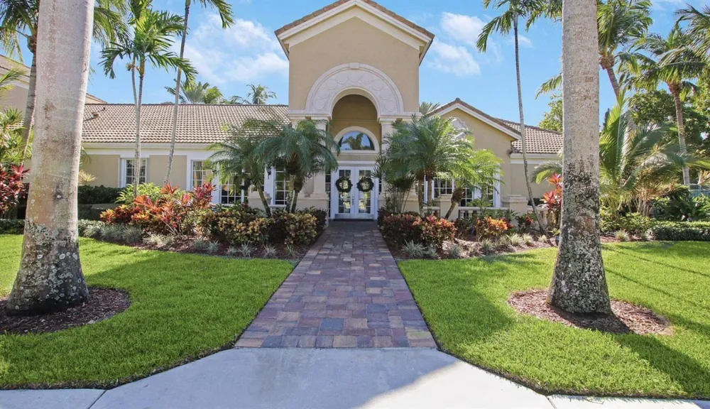 266 Village Boulevard #6102 Tequesta, FL 33469