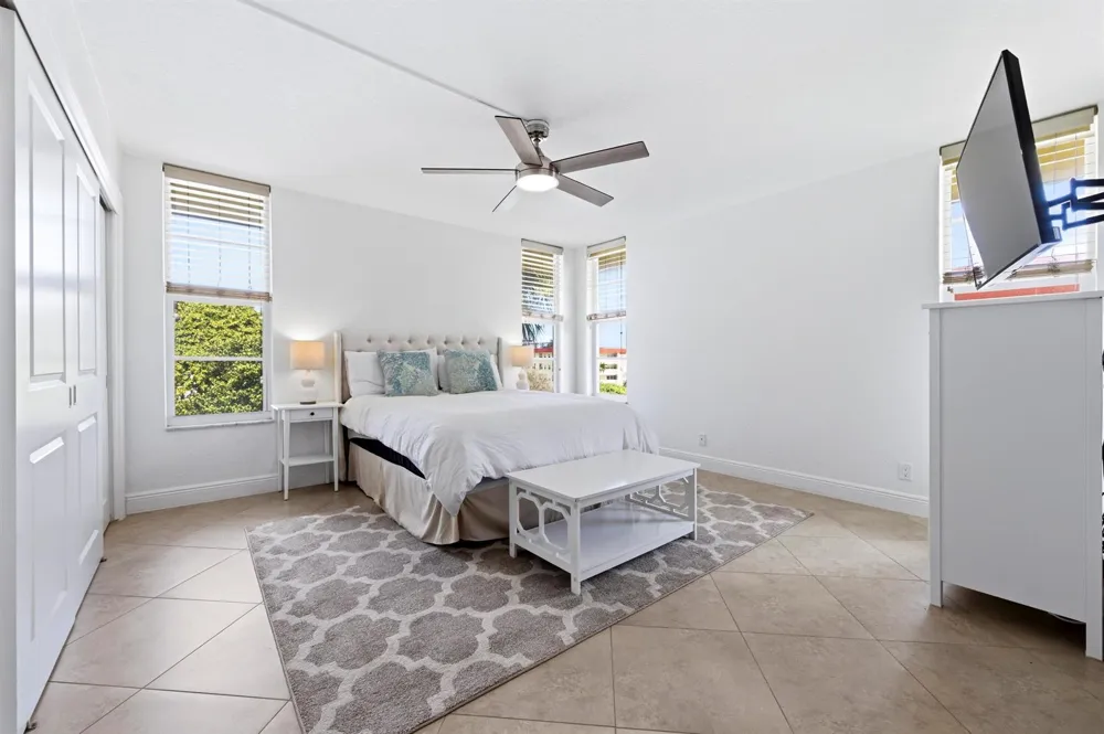 3000 NE 48th Court #406 Lighthouse Point, FL 33064
