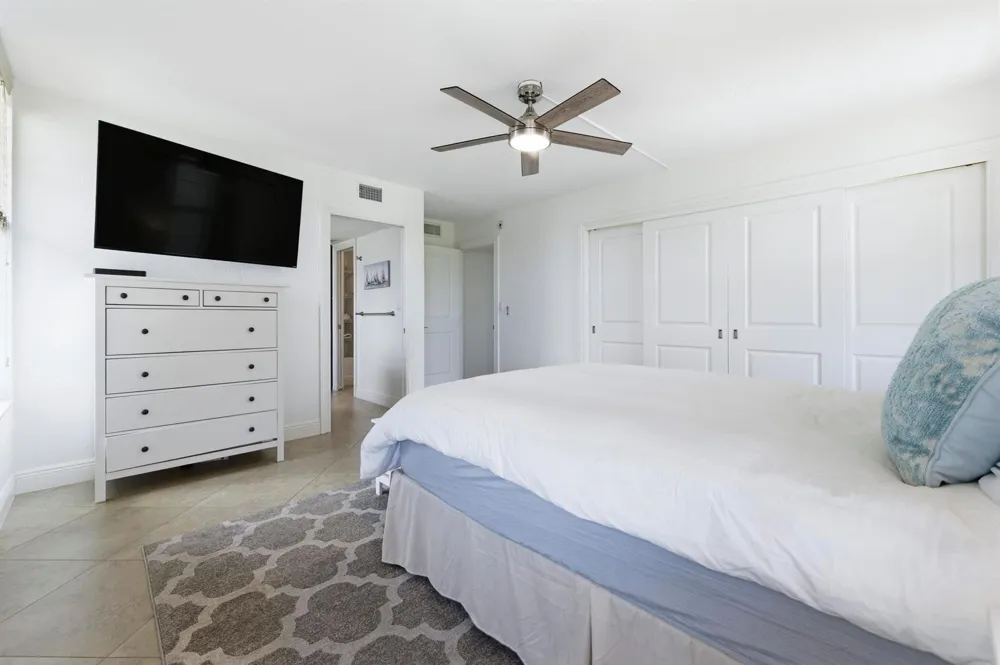 3000 NE 48th Court #406 Lighthouse Point, FL 33064