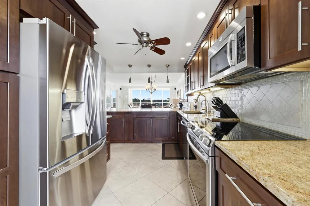 3000 NE 48th Court #406 Lighthouse Point, FL 33064