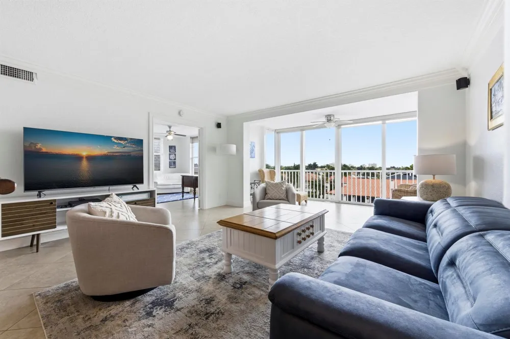 3000 NE 48th Court #406 Lighthouse Point, FL 33064
