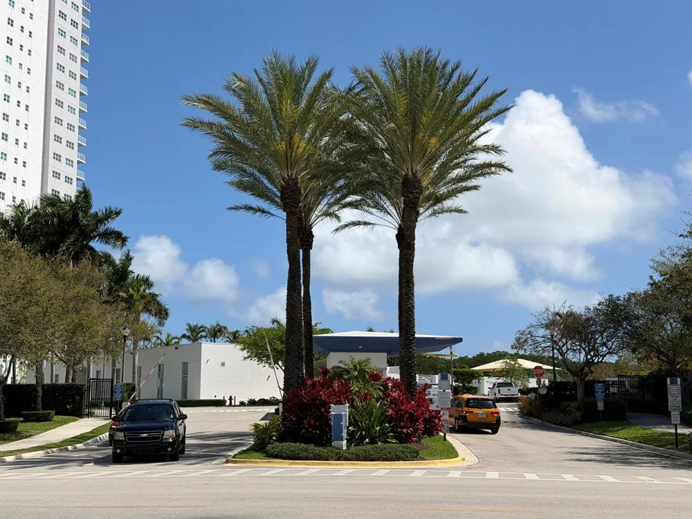 15051 Royal Oaks Lane #1603 North Miami, FL 33181