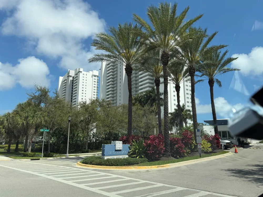 15051 Royal Oaks Lane #1603 North Miami, FL 33181