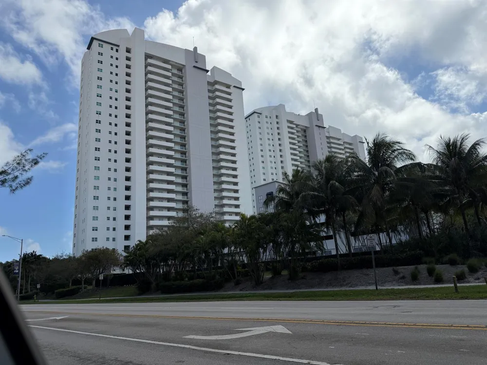 15051 Royal Oaks Lane #1603 North Miami, FL 33181