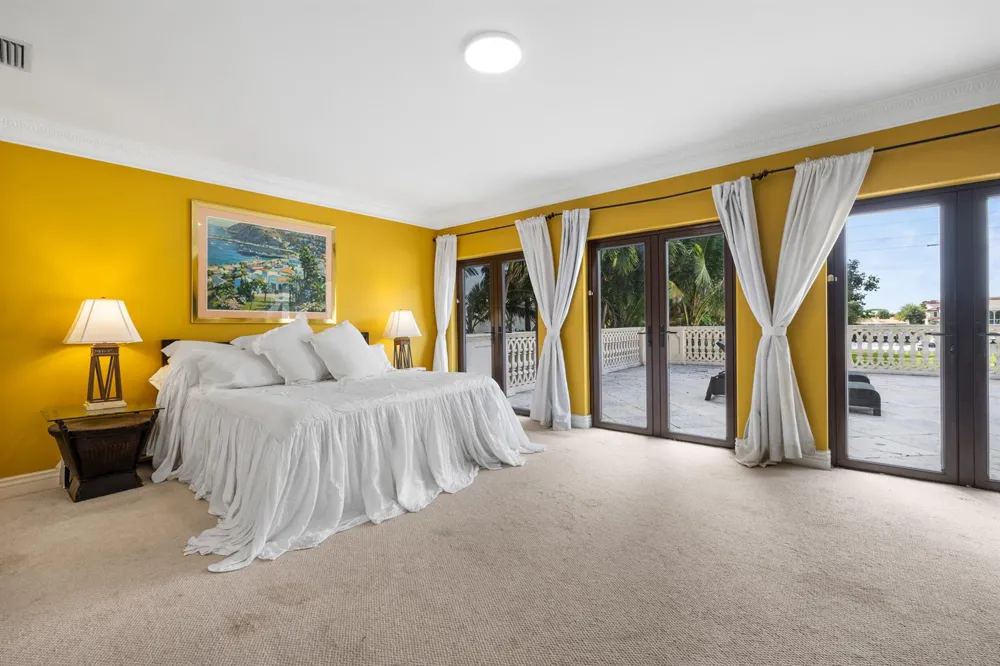 1075 Hillsboro Mile Hillsboro Beach, FL 33062