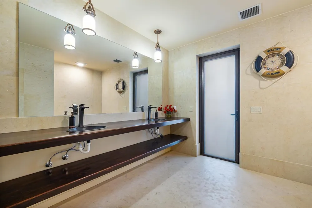 1075 Hillsboro Mile Hillsboro Beach, FL 33062