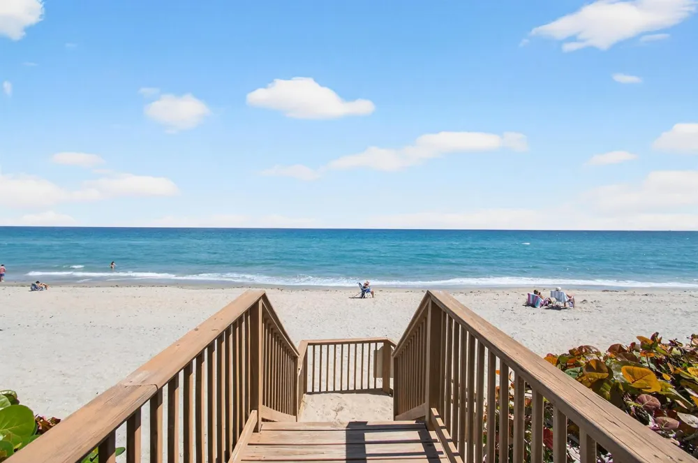 3560 S Ocean Boulevard #602 South Palm Beach, FL 33480
