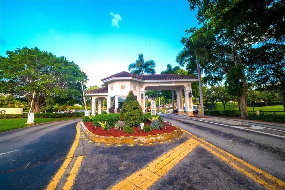 1400 Saint Charles Place #608 Pembroke Pines, FL 33026