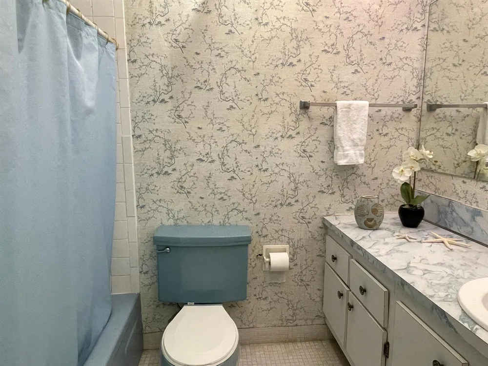 4629 Poinciana Street #Apt 409 Lauderdale By The Sea, FL 33308