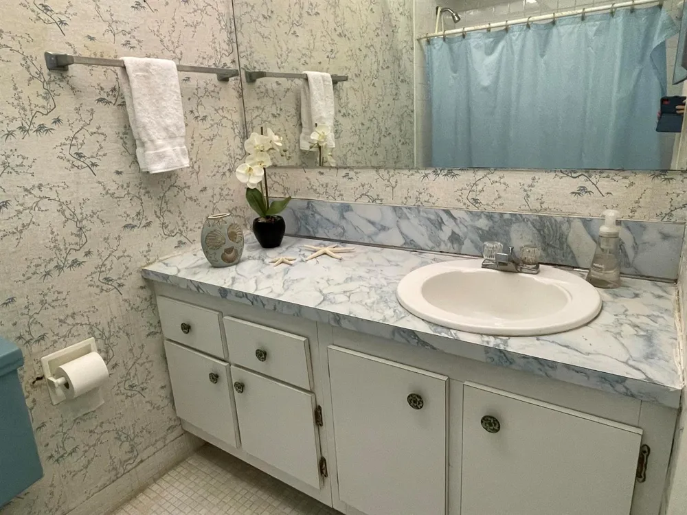 4629 Poinciana Street #Apt 409 Lauderdale By The Sea, FL 33308