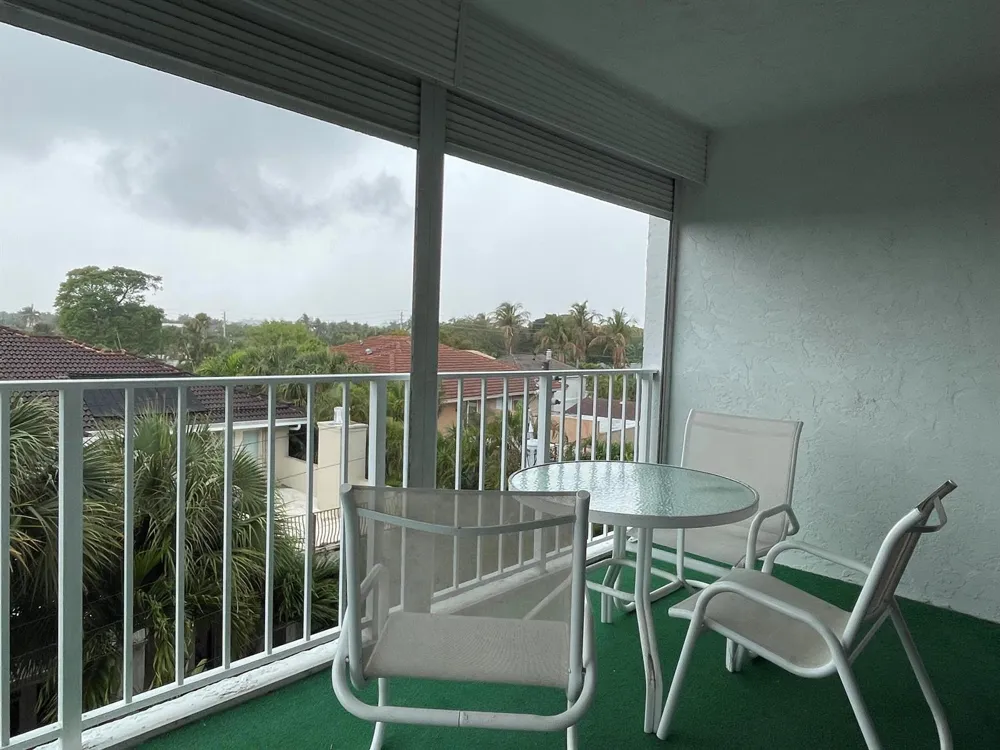 4629 Poinciana Street #Apt 409 Lauderdale By The Sea, FL 33308
