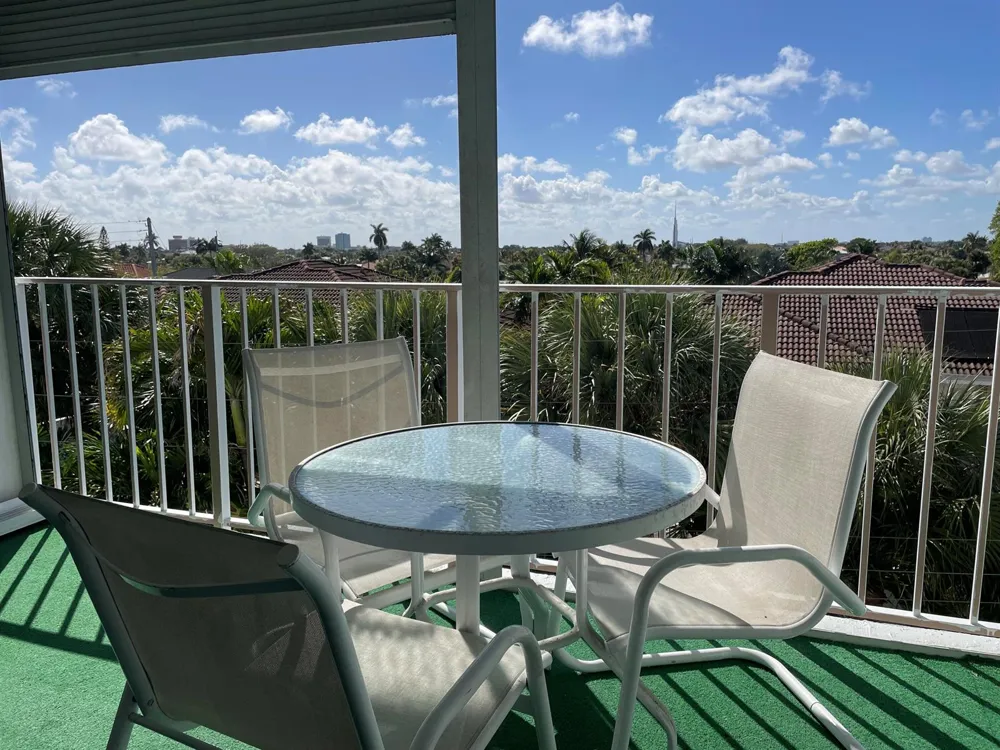 4629 Poinciana Street #Apt 409 Lauderdale By The Sea, FL 33308