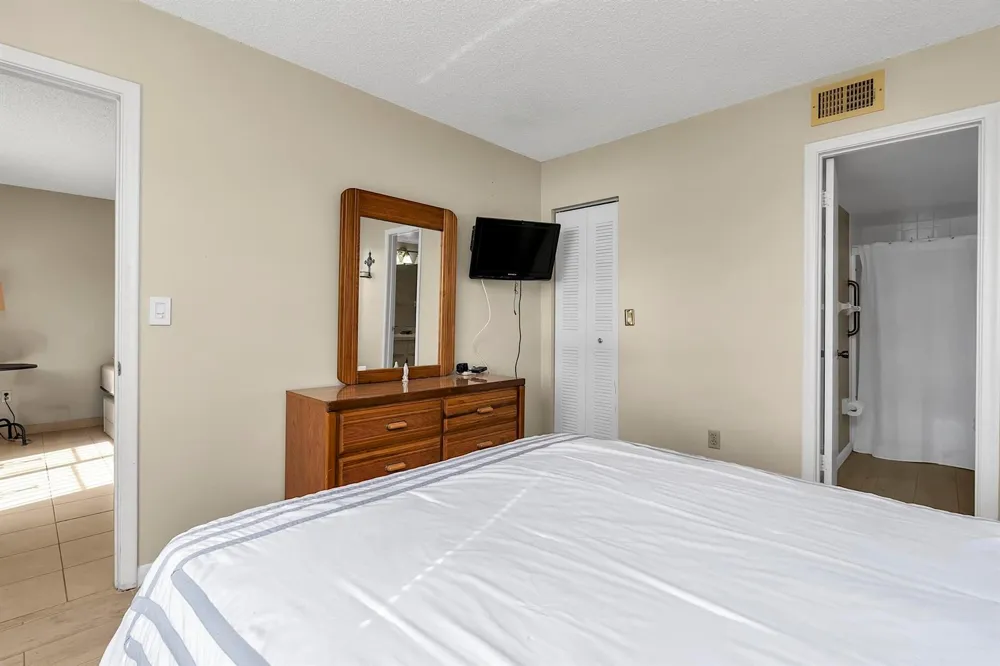 6715 W 26th Drive #101-6 Hialeah, FL 33016