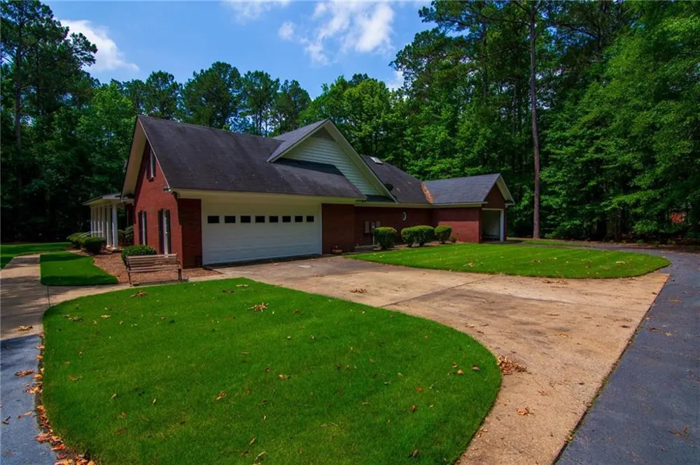 890 Piedmont Lake Road Pine Mountain, GA 31822
