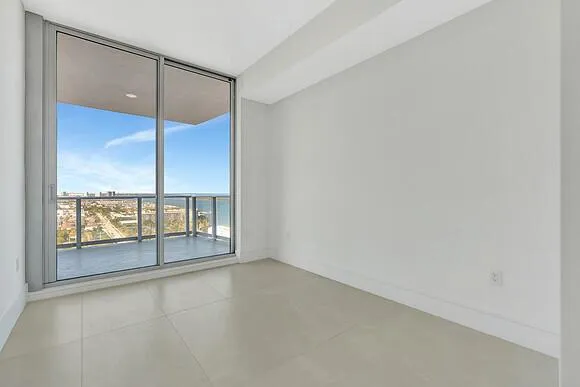 220 Lake Shore Drive #2105 Lake Park, FL 33403