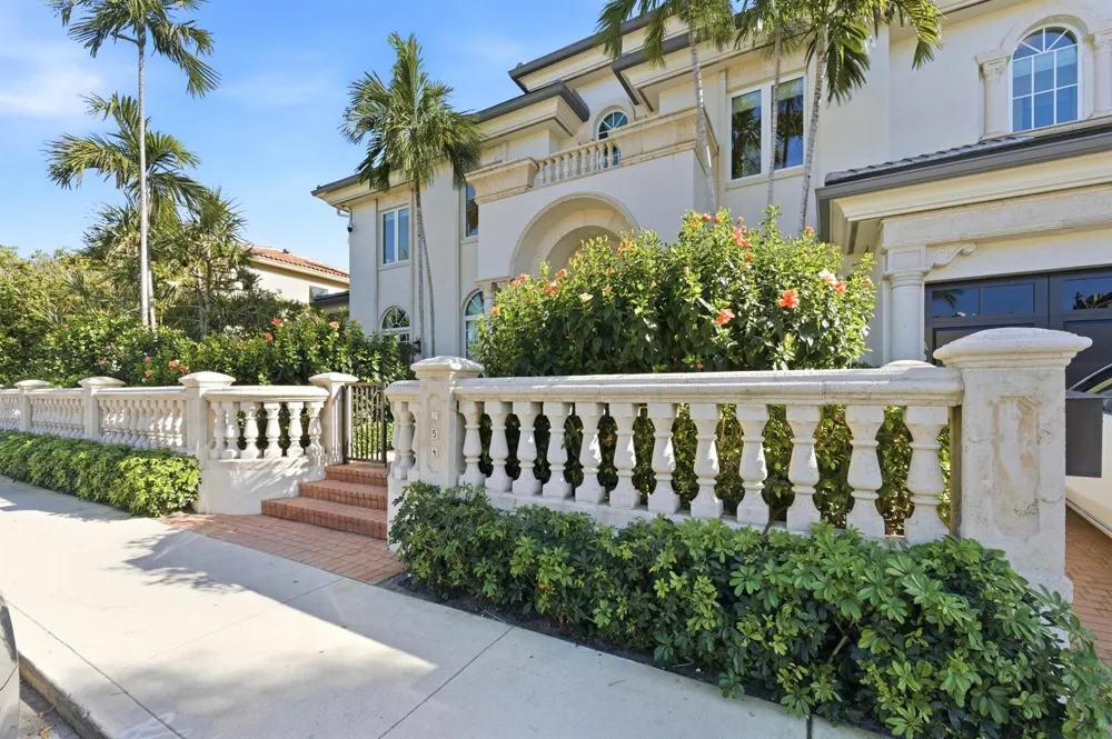 254 Atlantic Avenue Palm Beach, FL 33480