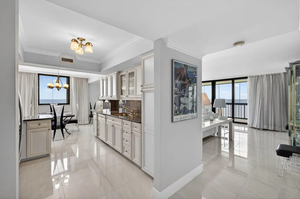 5380 Ocean Drive #12e Singer Island, FL 33404