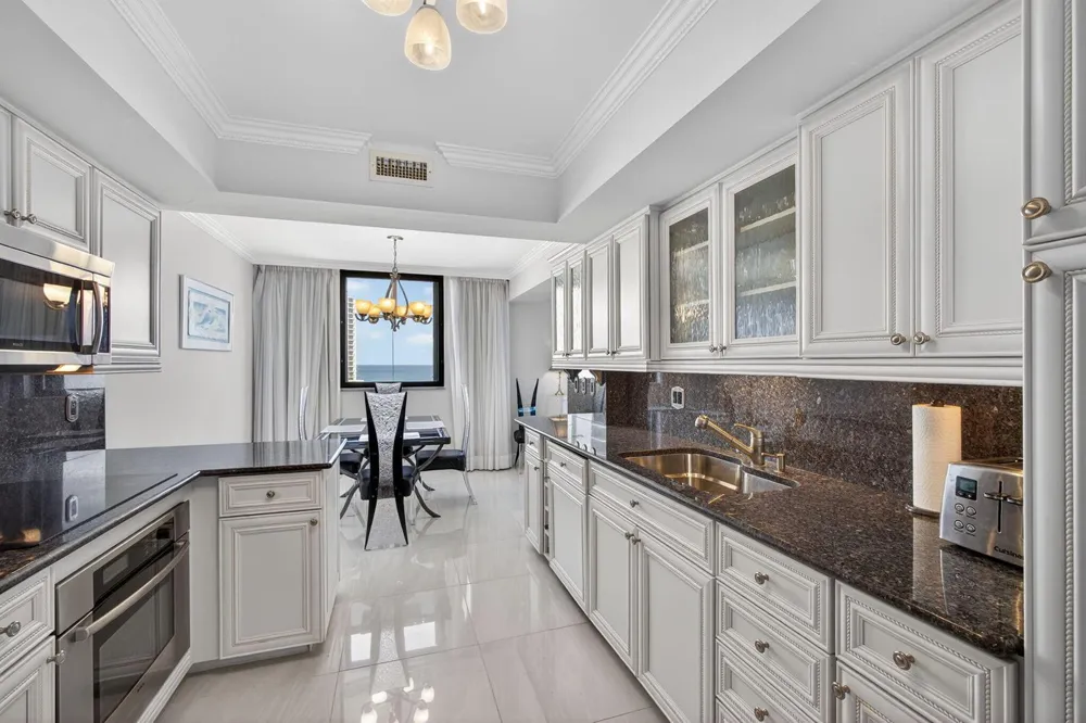 5380 Ocean Drive #12e Singer Island, FL 33404