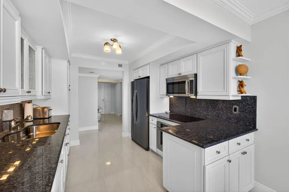 5380 Ocean Drive #12e Singer Island, FL 33404