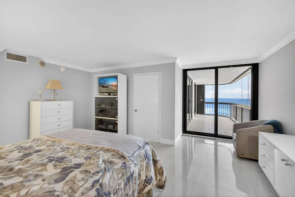 5380 Ocean Drive #12e Singer Island, FL 33404